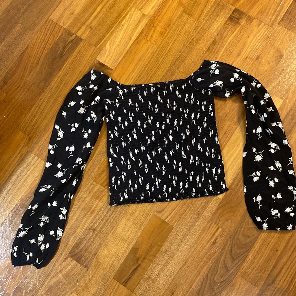 American Eagle size extra small, long sleeve floral top